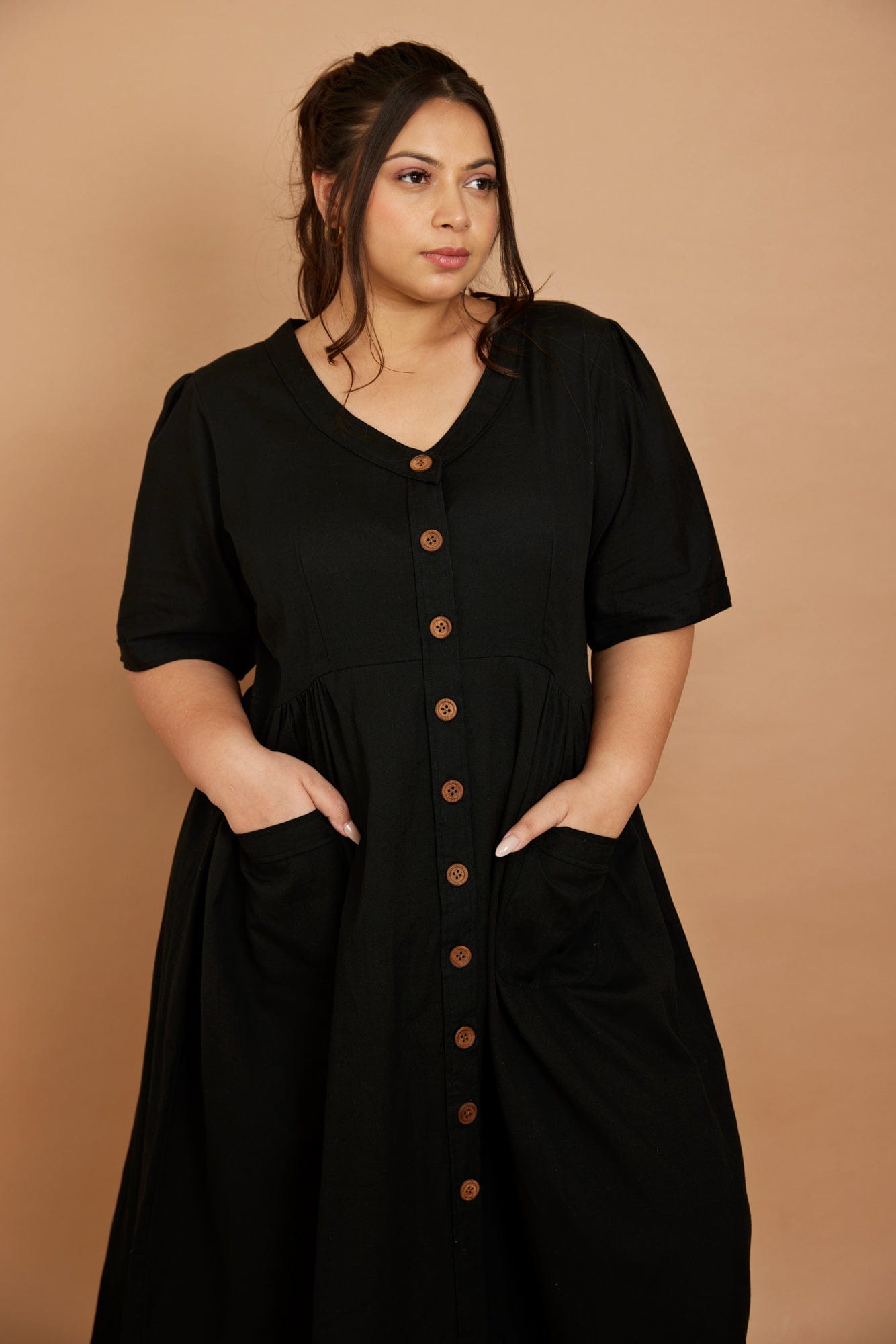 Baumwoll-Leinen-Kleid in Schwarz
